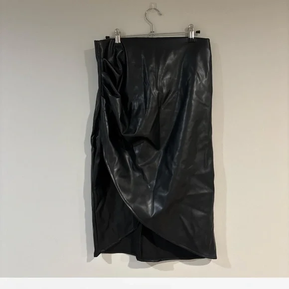 Black Faux Leather Draped Wrap Midi Skirt Size Medium - Picture 3 of 9
